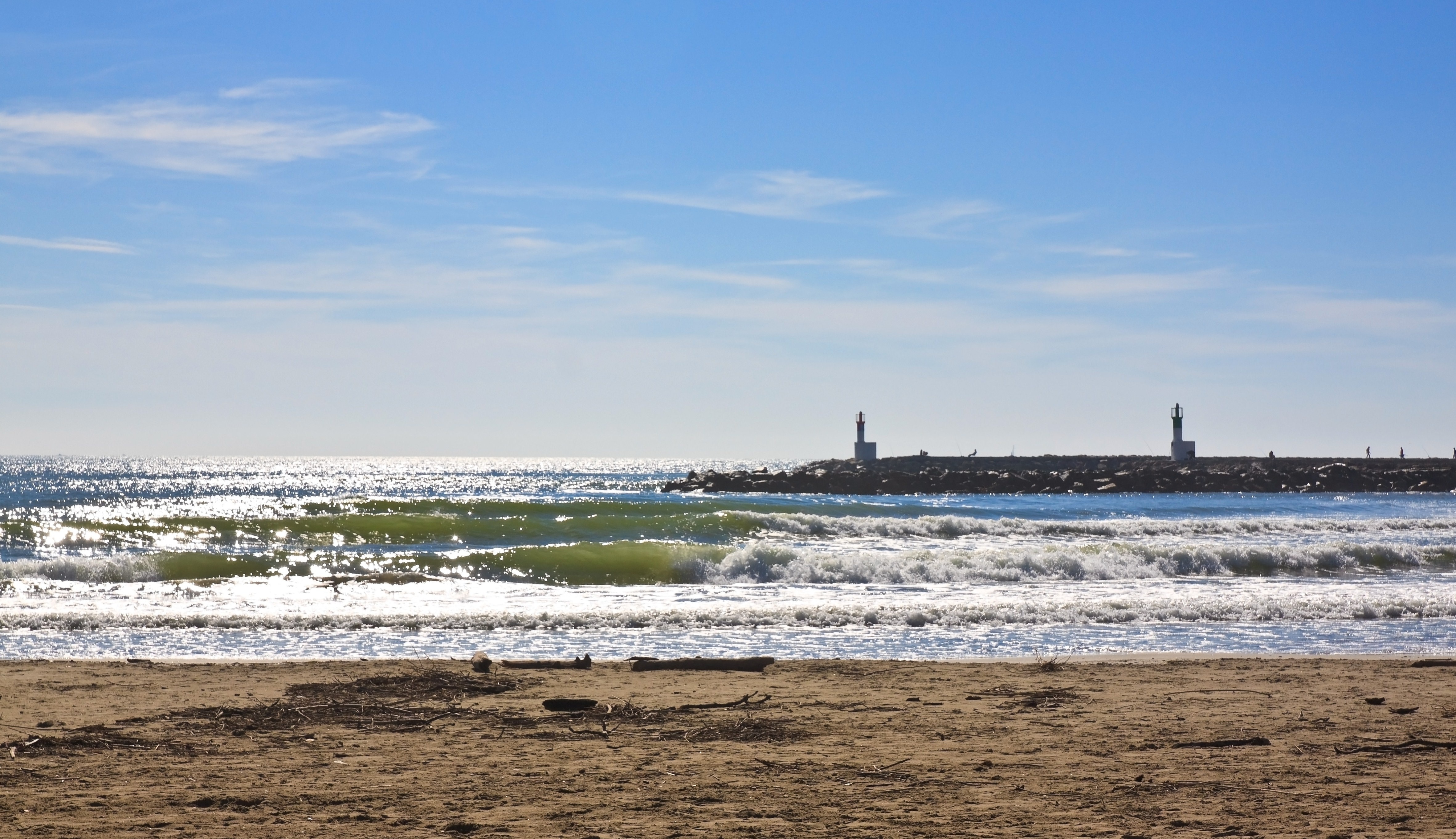 mer ; plage; sable ; plage de sable fin ; Carnon ; Carnon-Plage ; Sud de la France ; Montpellier ; maritime; l'eau ; surfer ; pulverisation ; vagues ; plage; ocean ; phare ; phares; tourisme; vacances ; ete; ciel ; bleu ; ciel bleu ; ete ; Vacances a la plage ; detente ; loisirs ; reposer ; vacances ; voyager ; voyager ; paysage ; Seascape ; Littoral ; Meeresrauschen ; la nature; la lumiere ; nager ; nager ; Vacances d'ete ; loisirs ; France ; Herault ; Languedoc- Roussillon ; Languedoc ;